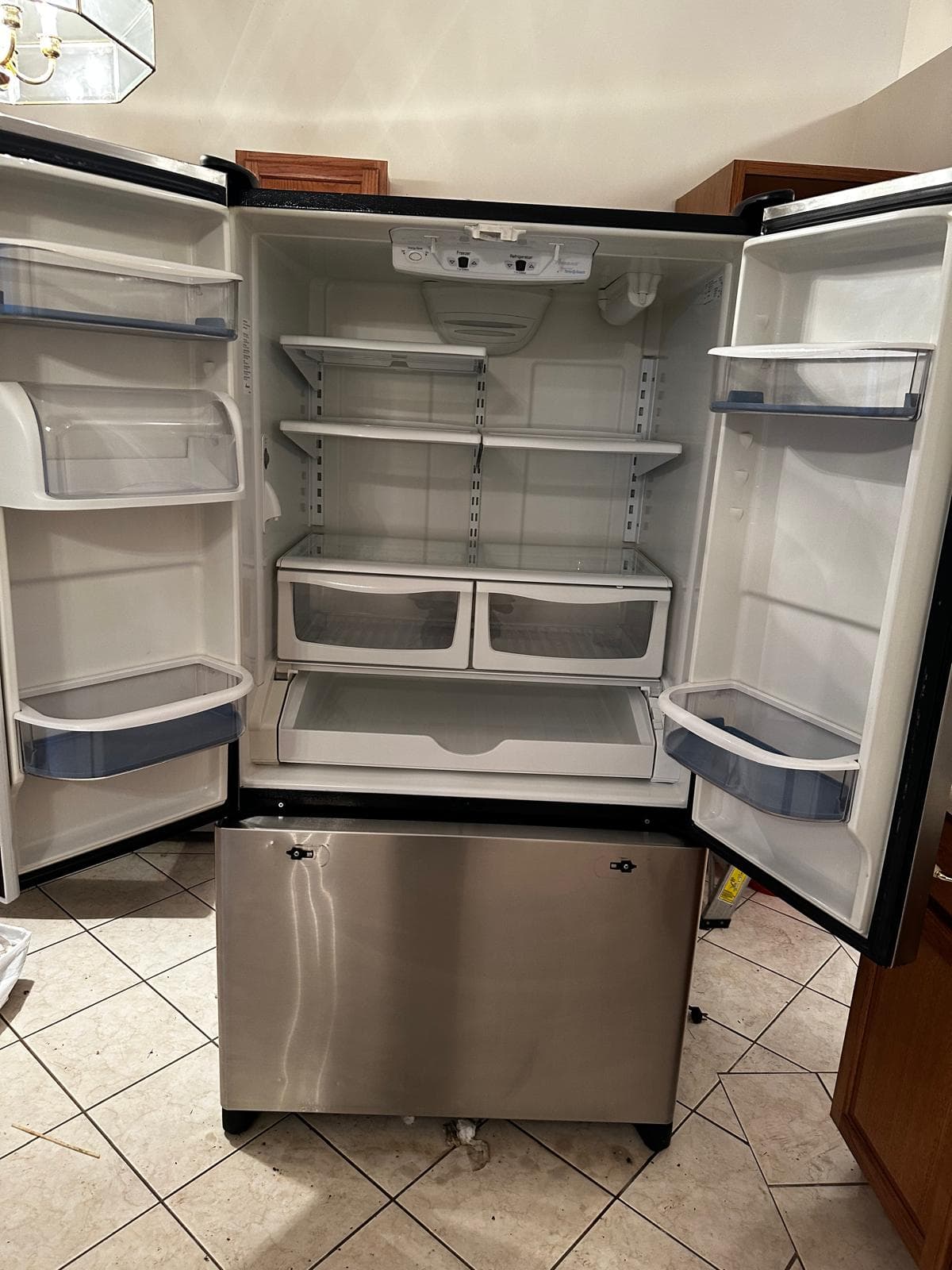 Inside Fridge Cleaning after